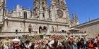 Ofrenda floral a Santa Maria la Mayor en Plaza de Santa María, Burgos
