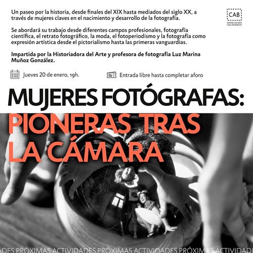 Mujeres fotógrafas: pioneras tras la cámara