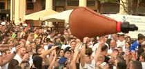 Lanzamiento de la bota y Chupinazo de fiestas en Plaza Mayor, Burgos