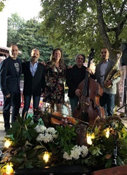 Just Friends: Con alma de bolero