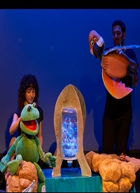 Compañía Zapatos de Papel: Una rana en la luna" en Casa de Cultura de Gamonal, Burgos