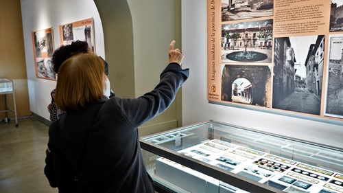 Exposición Ambiental: “Microplásticos Macrobasura”