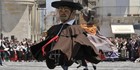 Tradicional Baile de Danzantes, Gigantillos y Gigantones en Plaza de San Juan, Burgos